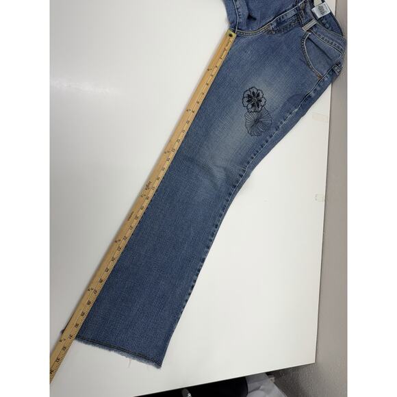 Levis Womens Jeans Size 10 M 515 Bootcut Denim Black Floral Embroidered Detail - Picture 9 of 11